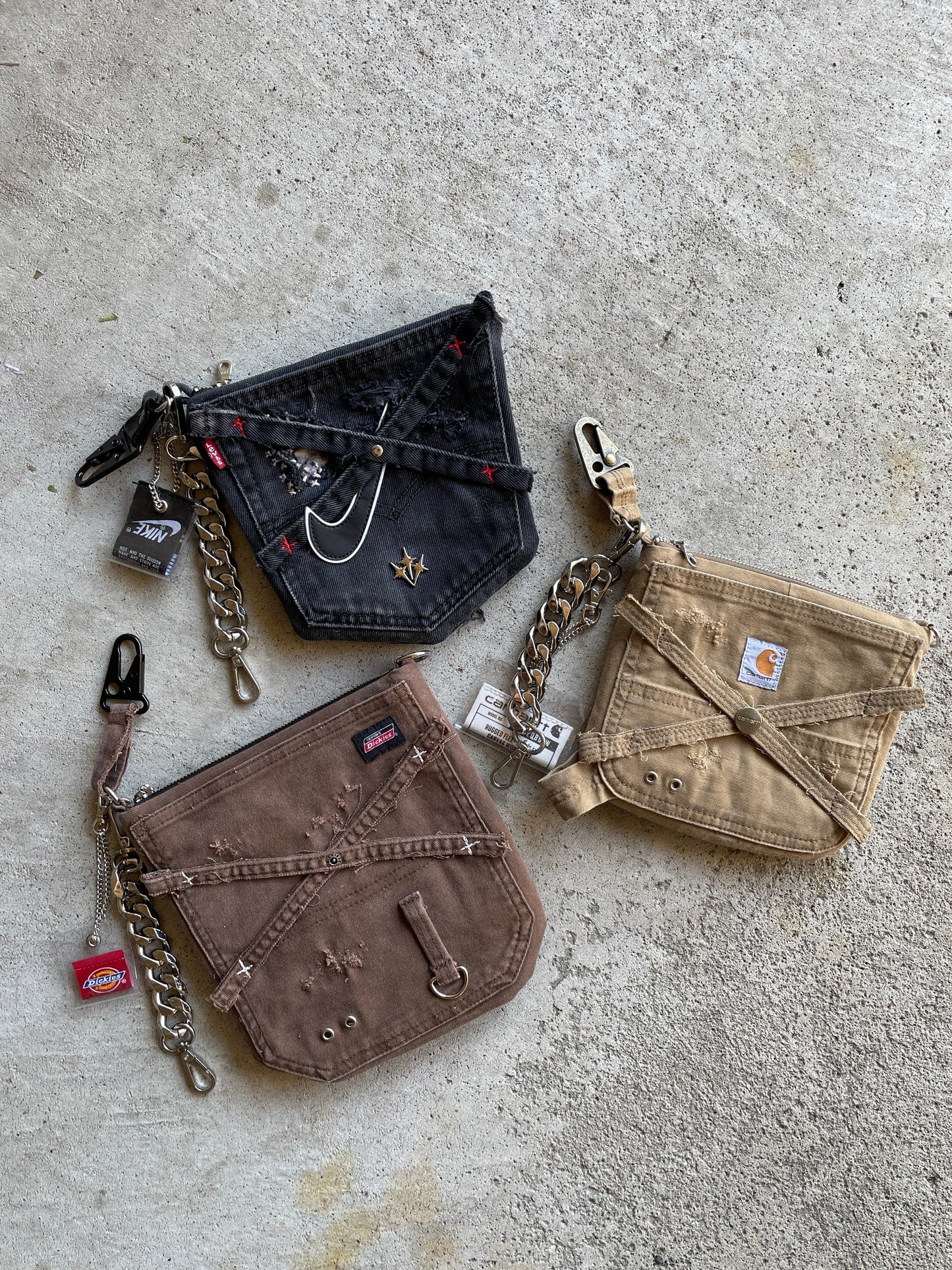 DICKIES CARABINER POCKET BAG - Visions of Humanity