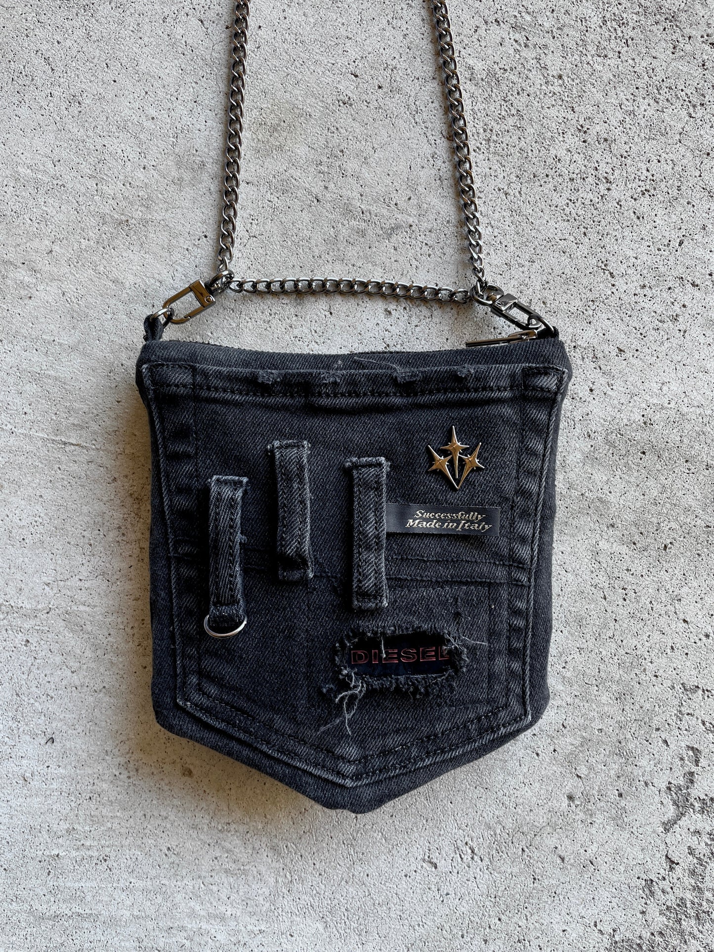 DIESEL POCKET SHOULDER BAG - Visions of Humanity