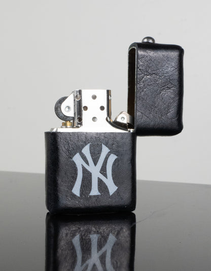 "GLOSSY BLACK" Zippo
