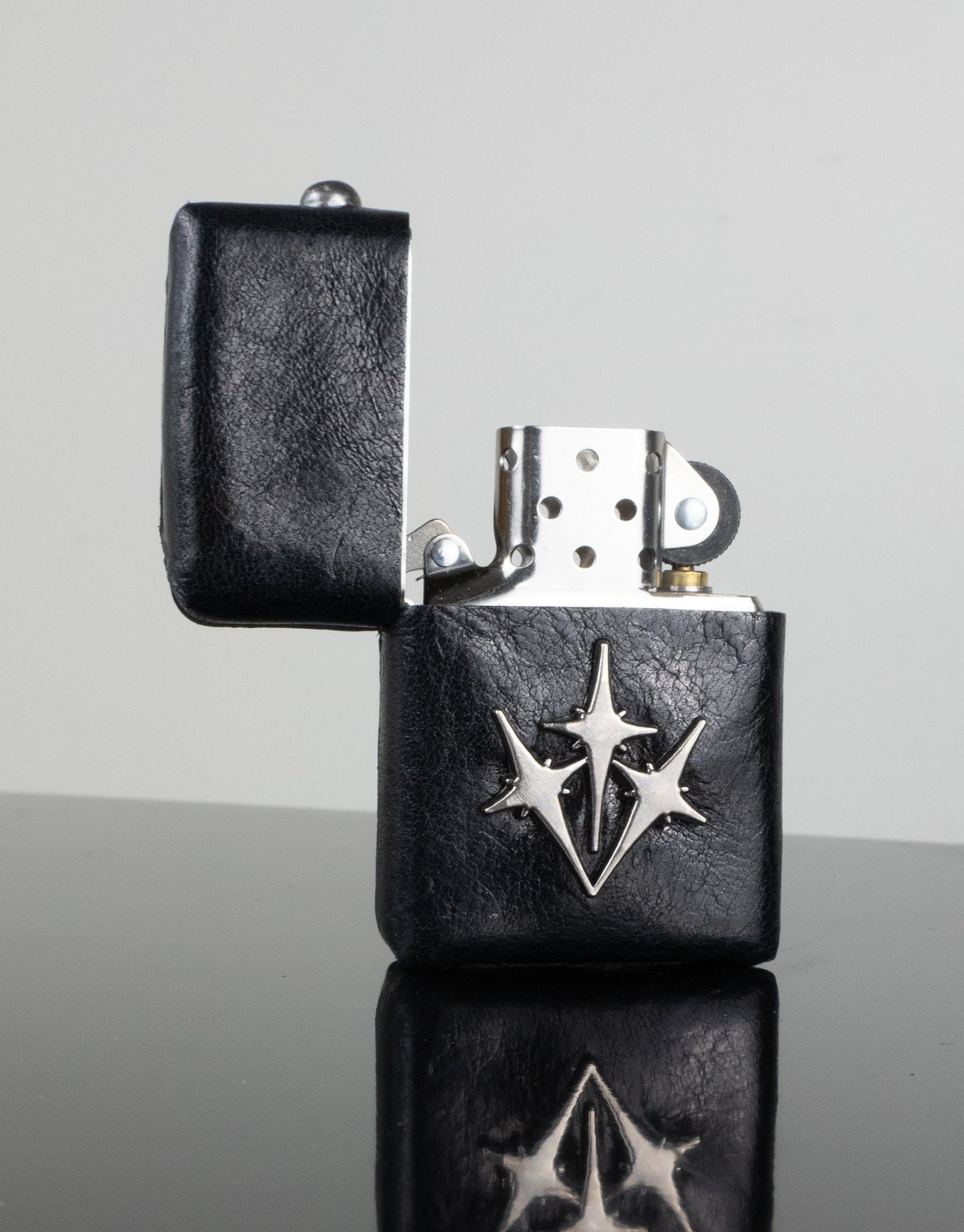"GLOSSY BLACK" Zippo