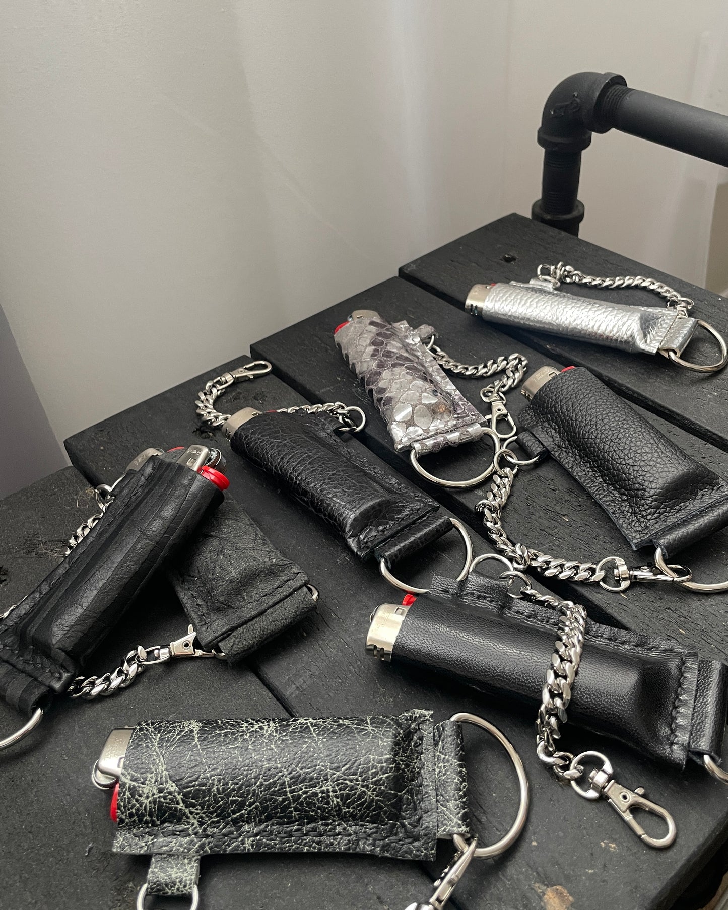 "BLACK TIE" BIC LIGHTER SLEEVE