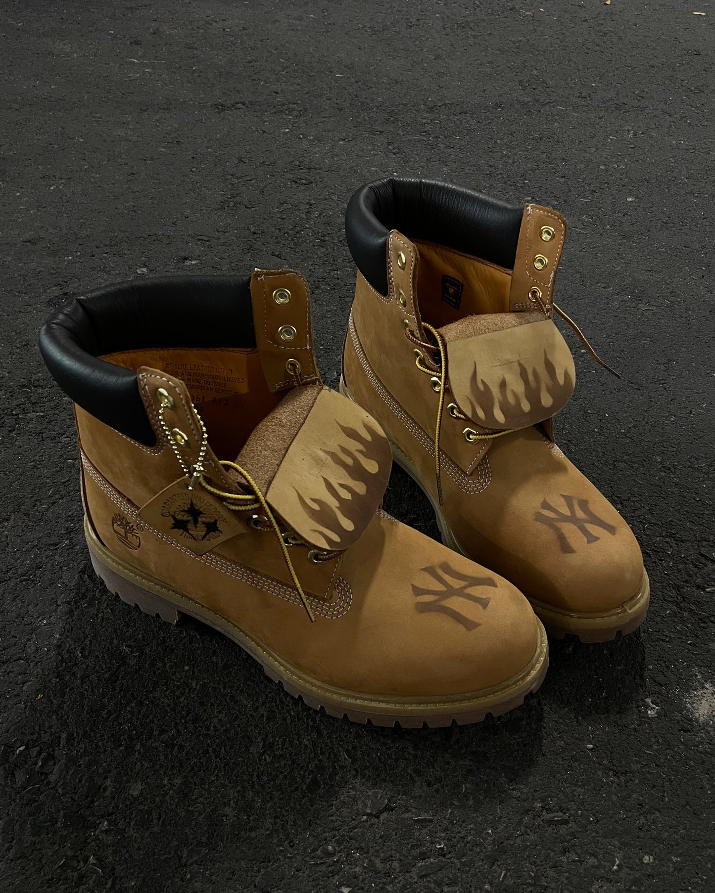 SAMPLE TIMBS (US 10.5)