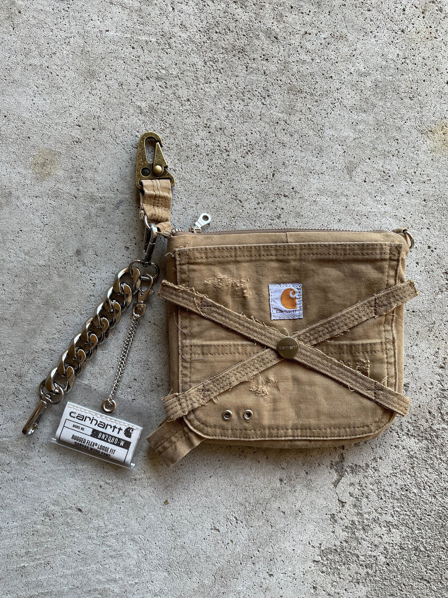 CARHARTT CARABINER POCKET BAG - Visions of Humanity