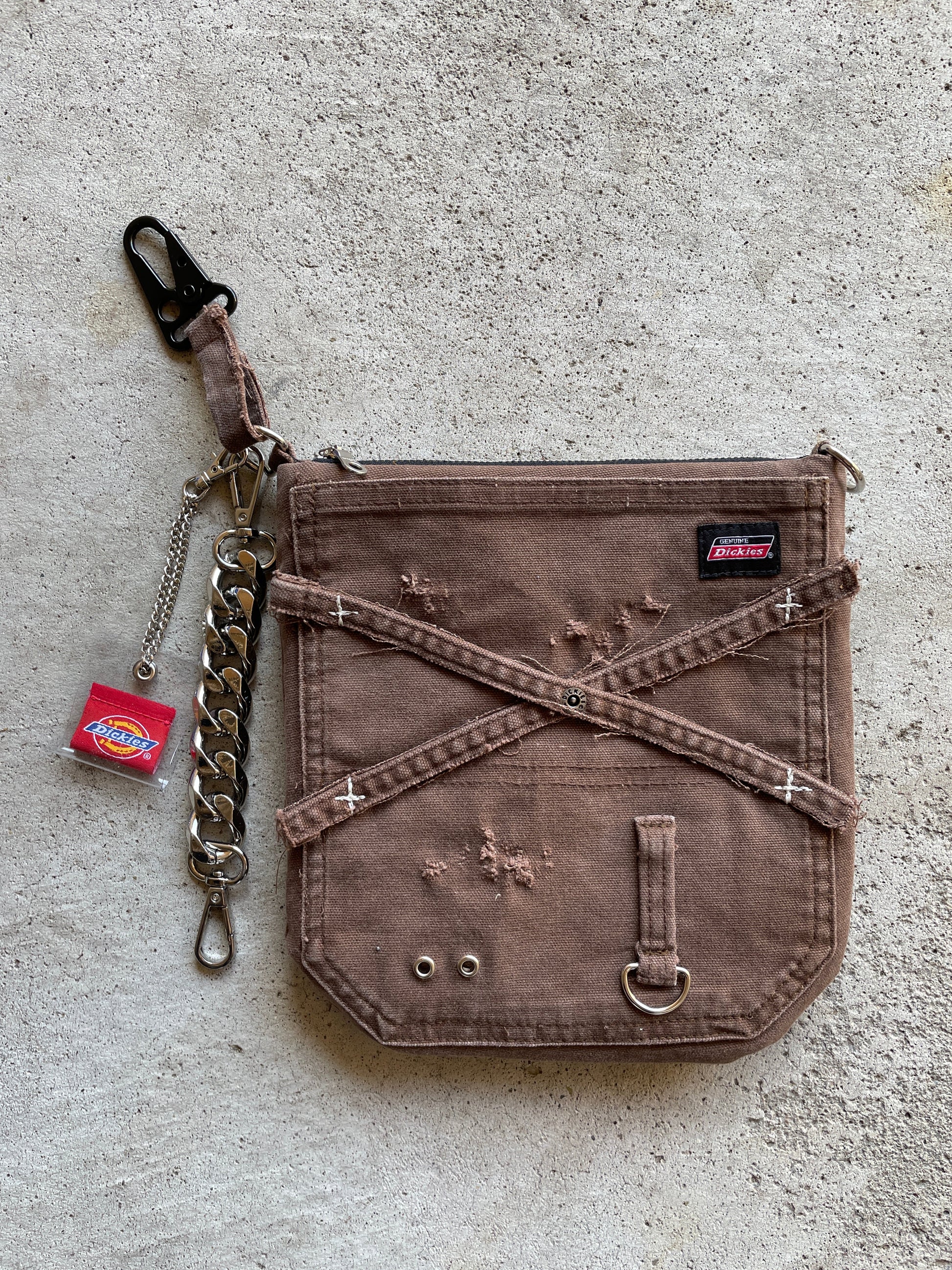 DICKIES CARABINER POCKET BAG - Visions of Humanity